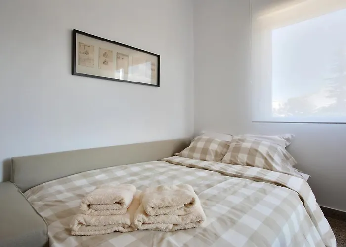 Rondaluz Apartment *